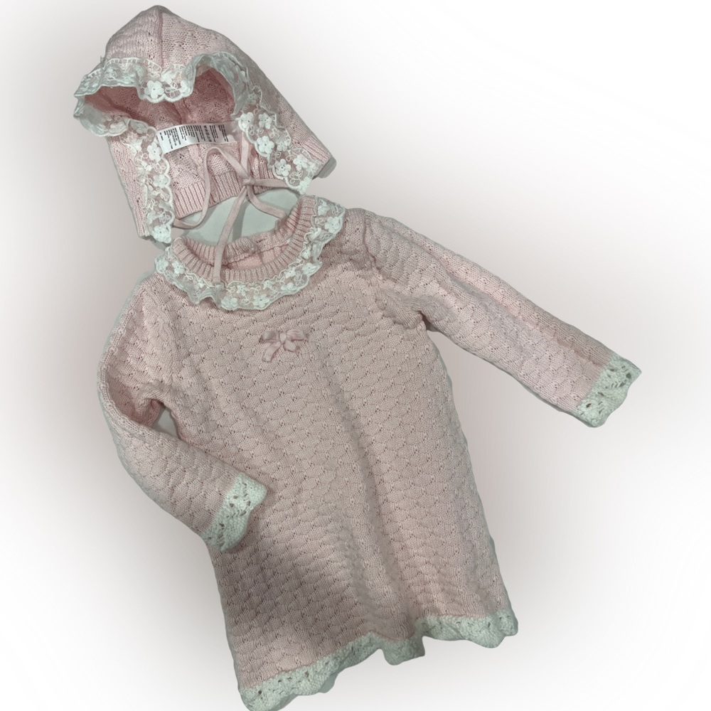 Pink dentelle dress with matching cap